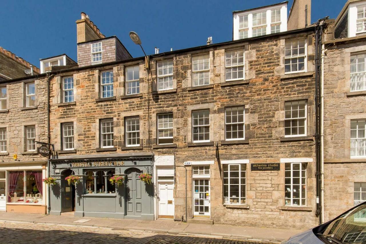 Altido Elegant Georgian 2-Bedrm Apt In Heart Of Old Town Lägenhet Edinburg Exteriör bild